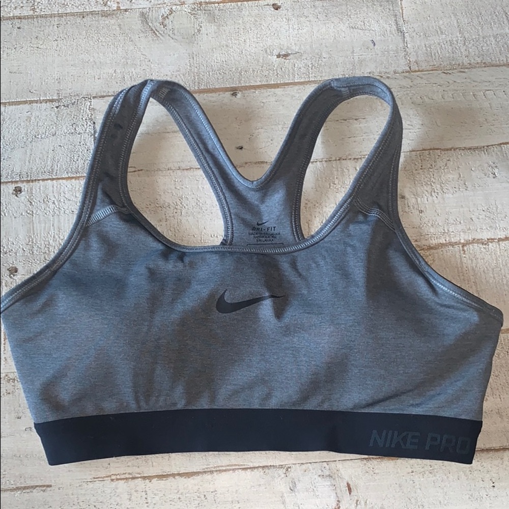 Nike pro sports bra